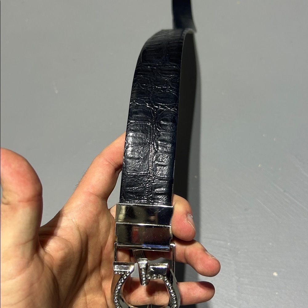 Guess Belt - Picture 4 of 10
